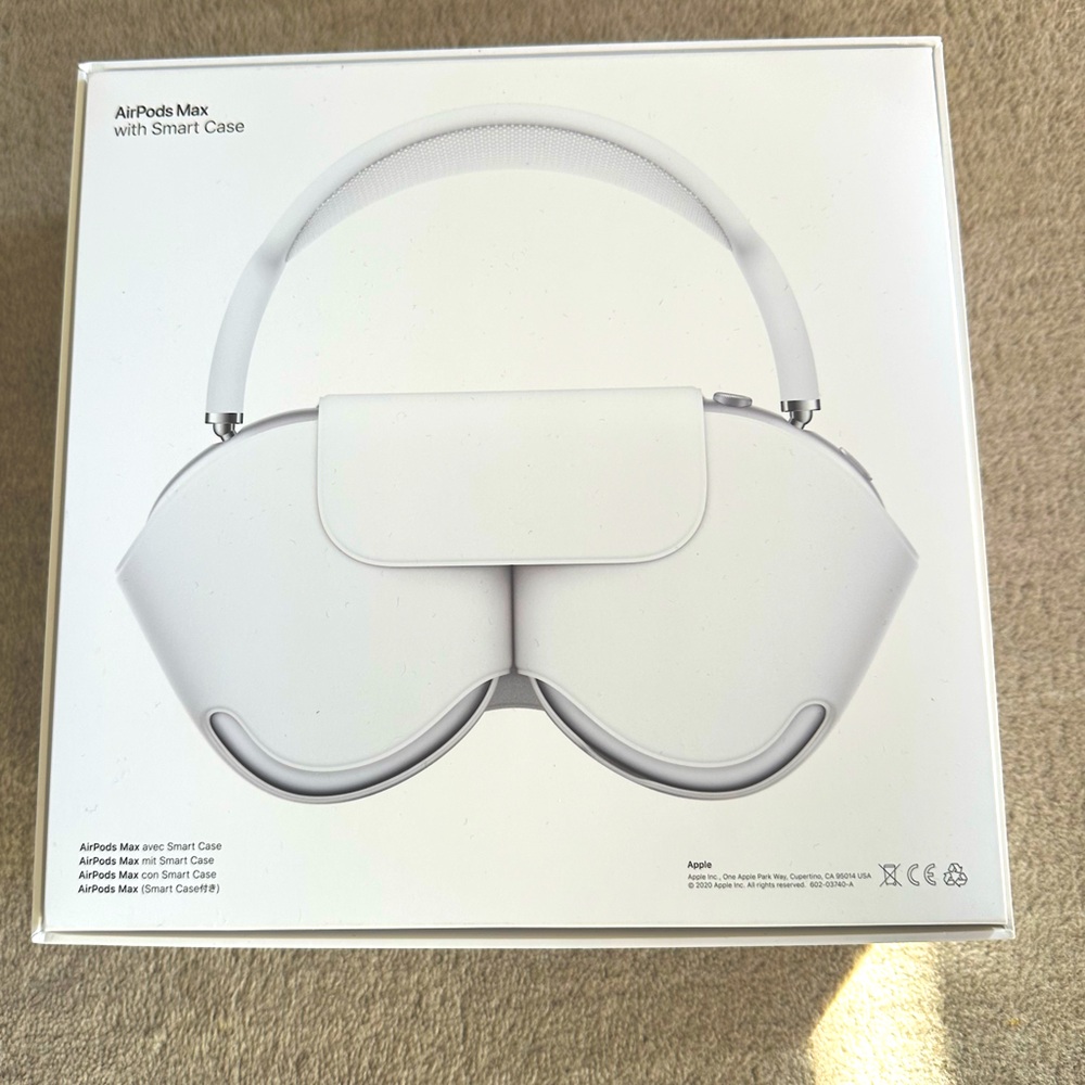 Apple AirPods Max Silver with Case NEW